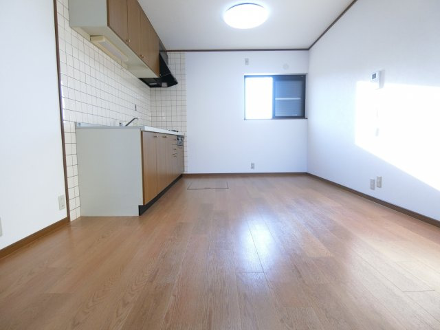 真福寺貸戸建の居間・リビング