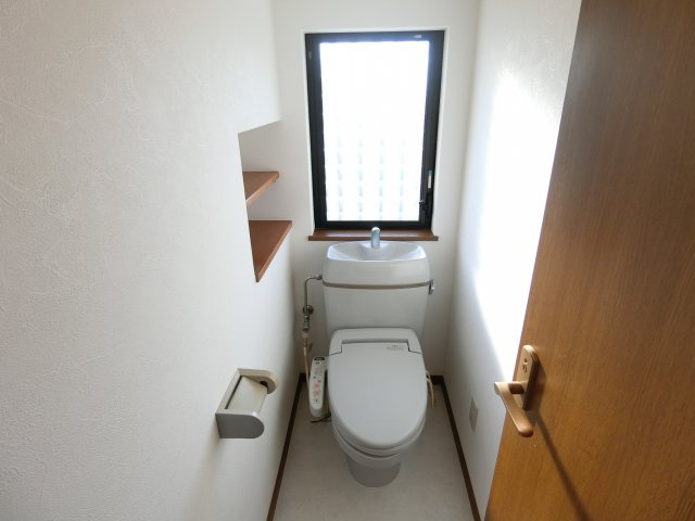 真福寺貸戸建のトイレ