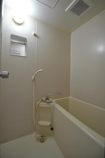 ピアーチェ新庄の浴室