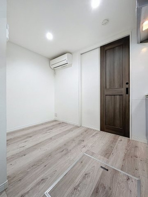 【居間・リビング】 | notes | ★エアコン付き1年中快適に過ごせます★