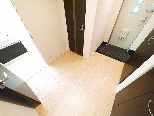 ルミナス（西菜畑町）の玄関|ゆとりのある玄関周り