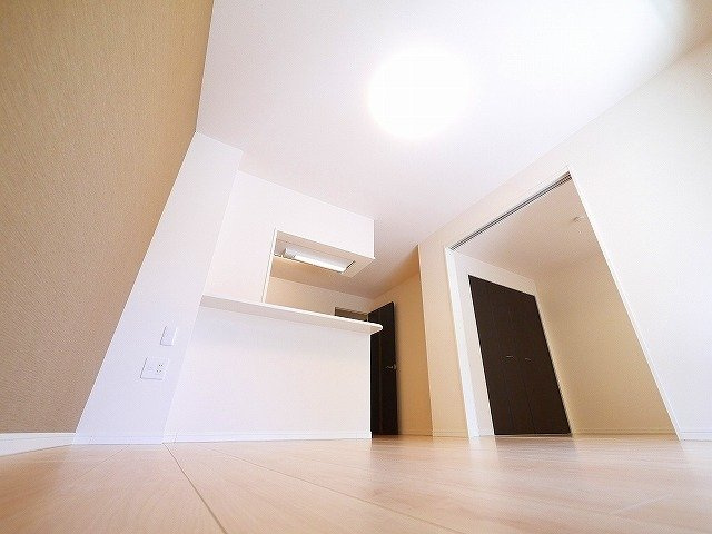 ルミナス（西菜畑町）の居間・リビング|明るいお部屋で新生活をいかがでしょうか