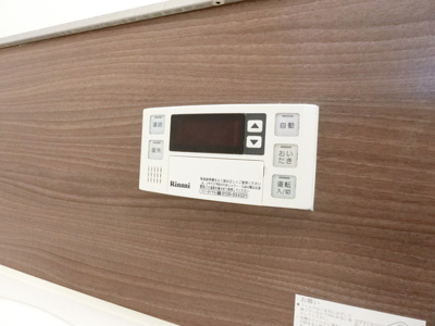 【設備】 | オーソネタウンハウス十番館 | バスルームは追い焚き機能付きです！いつでもぽかぽかお風呂に入れて一日の疲れもすっきりリフレッシュ♪