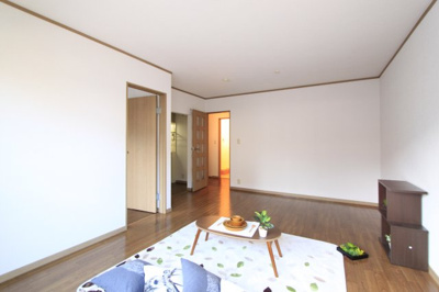 【居間・リビング】 | セリーシア葛城Ａ | リビングです