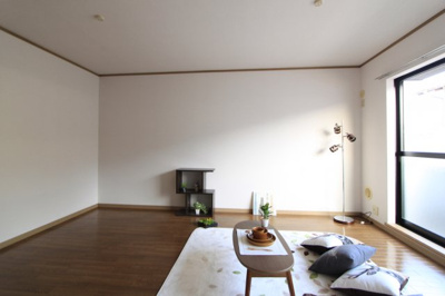 【居間・リビング】 | セリーシア葛城Ａ | 使いやすいリビングです