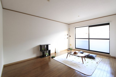 【居間・リビング】 | セリーシア葛城Ａ | 使いやすいリビングです