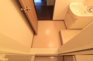 【洗面所】 | セリーシア葛城Ａ | 脱衣スペースもあります