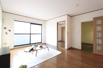 【居間・リビング】 | セリーシア葛城Ａ | 使いやすいリビングです