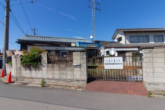 足利市岩井町の売地の外観|スーパー、ドラッグストア、コンビニが近く、毎日の買い物がしやすい生活便利エリア