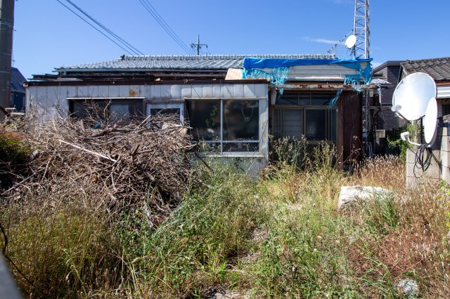 足利市岩井町の売地の外観|上物有、解体更地渡し！
建築条件なし、平坦地、住宅プランが立てやすい立地