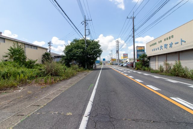 【前面道路含む現地写真】の画像
