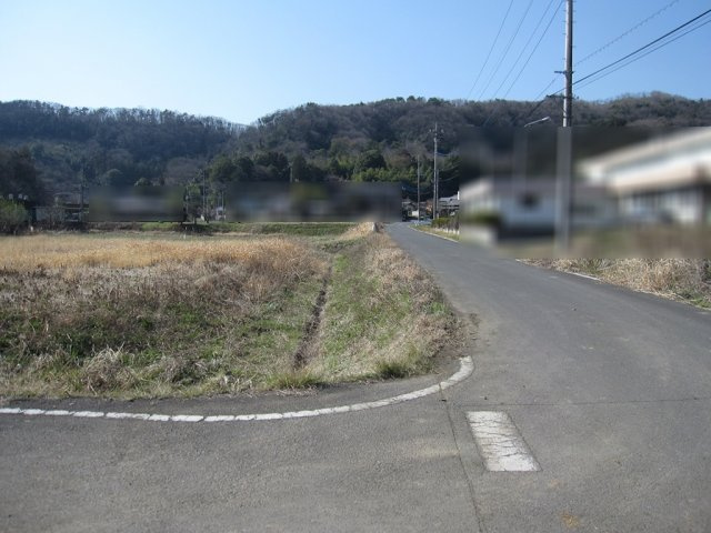 足利市粟谷町の売地の前面道路含む現地写真