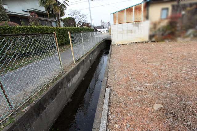足利市江川町の売地の前面道路含む現地写真