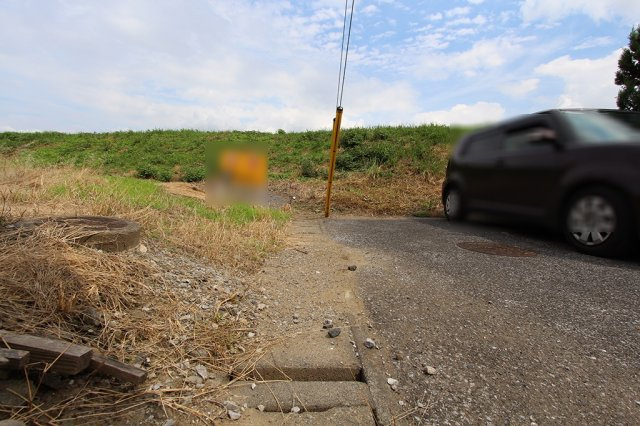 足利市猿田町の売地の前面道路含む現地写真
