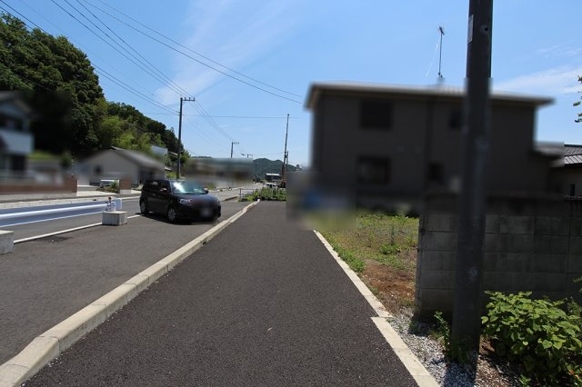 足利市新山町の売地の前面道路含む現地写真