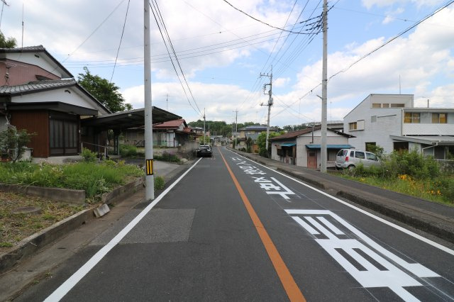 足利市助戸新山町の売地の前面道路含む現地写真