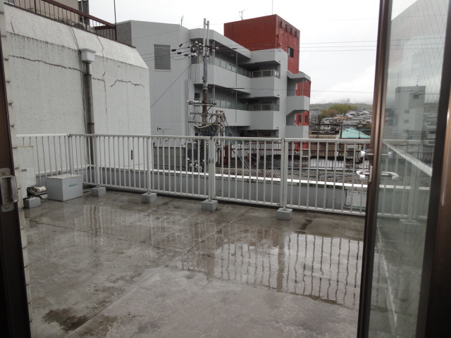 【バルコニー】 | 幸福相互富雄松本ビル