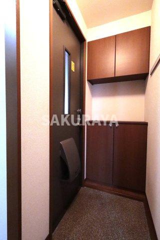 ウィンドフィルの玄関