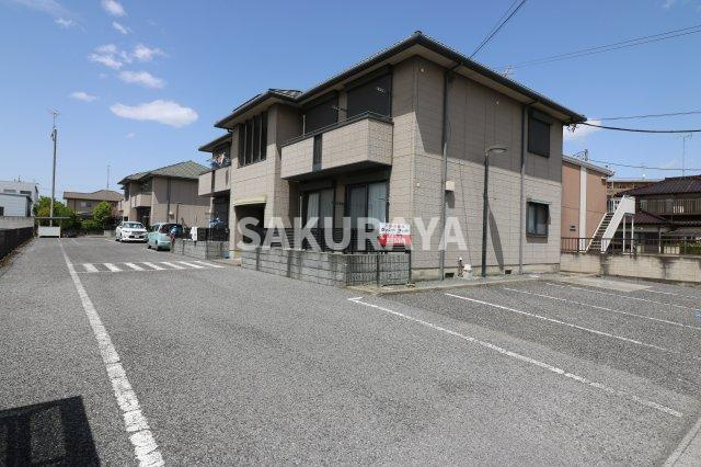 ウィンドフィルの駐車場