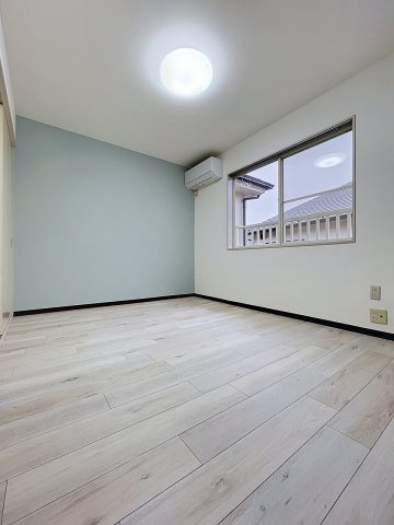 【居間・リビング】 | SESSION | ★南向きで陽当り良好なお部屋です！★
