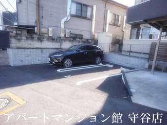 【駐車場】