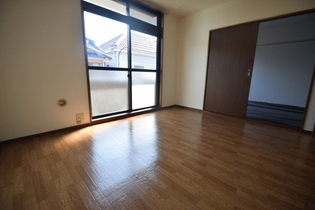 エスフィールドハイツの居間・リビング|広いリビング