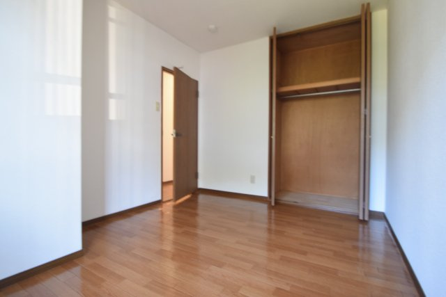 エスフィールドハイツの寝室|6帖の洋室