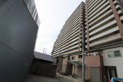 【外観】 | パークシティ堺東タワーズブライト | 外観は落ち着いています