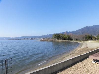 【展望】 | 大津市下阪本6丁目3　琵琶湖に面する戸建て | リビングやウッドデッキ・二階の窓からの琵琶湖の眺めに心癒されます。