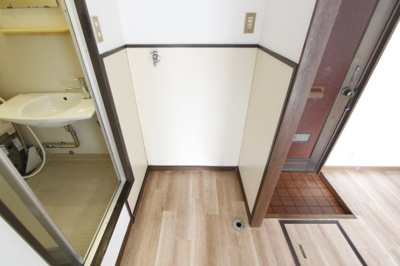 【内装】 | コスモハイツリゾ | 室内洗濯機置場です