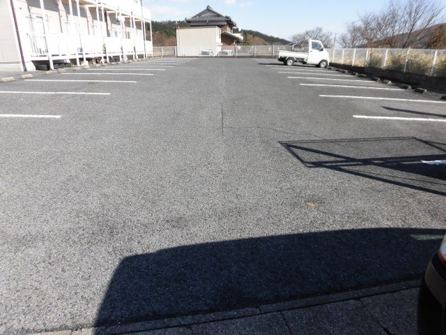 SurplusⅠSky　hills　B棟の駐車場