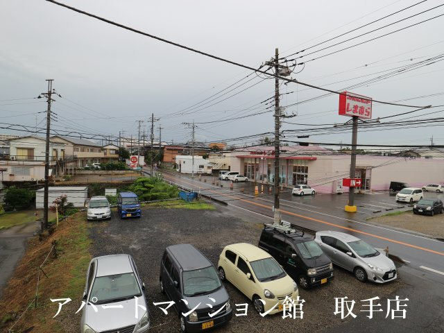 白山ビルの駐車場