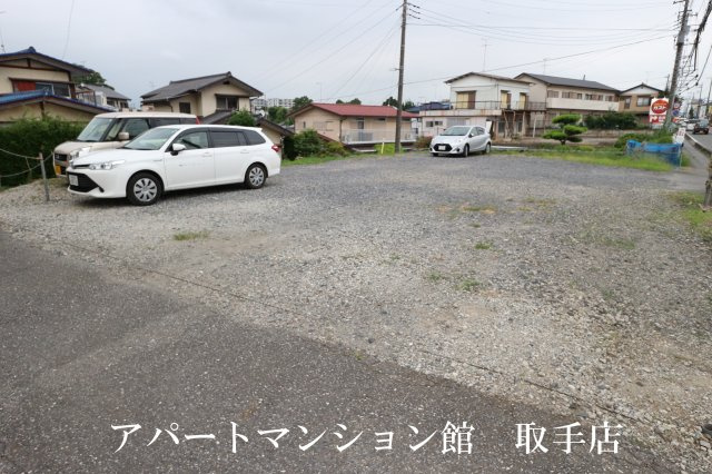 白山ビルの駐車場