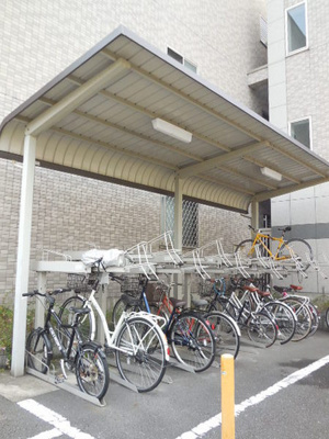 【その他共用部分】 | パークスⅡ | 屋根付きの駐輪場