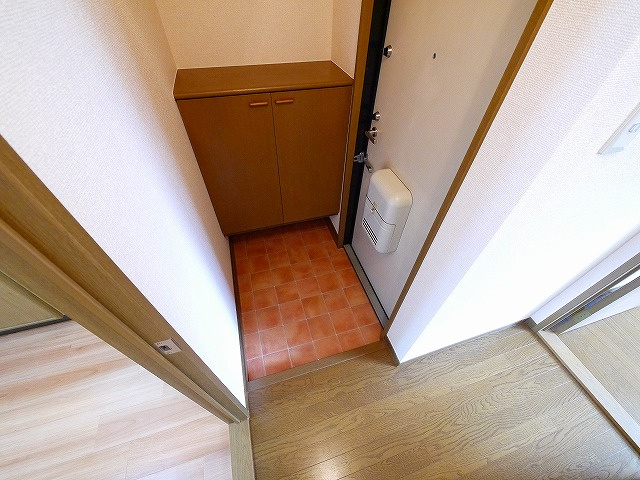 ヴェルリバージュの玄関|収納もある玄関です