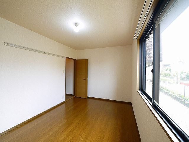 ヴェルリバージュの洋室|個人の部屋や寝室として使える洋室です