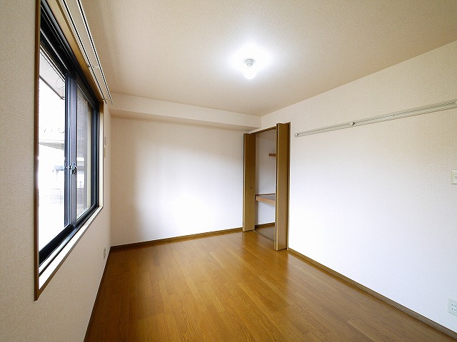 ヴェルリバージュの寝室|ゆとりの広さです