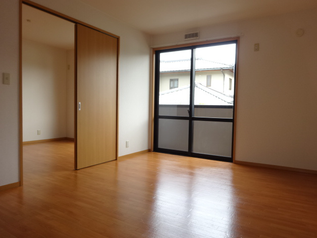 ミリカ・ルブラの居間・リビング|参考、同建物・同間取りの号室