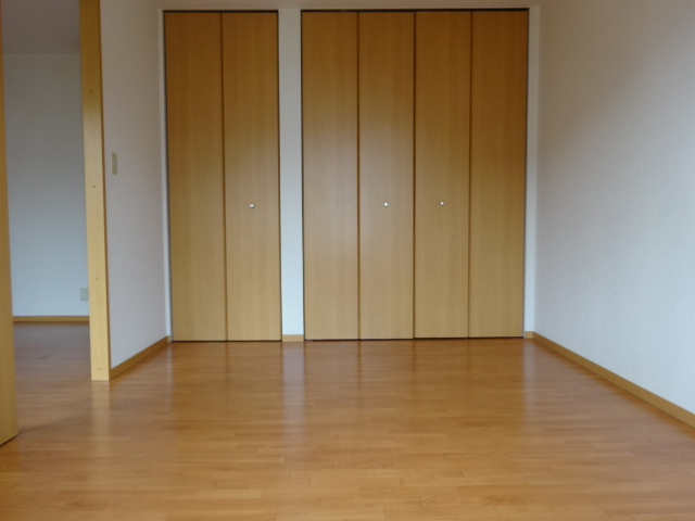 ミリカ・ルブラの寝室|参考、同建物・同間取りの号室