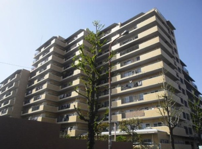 【外観】 | 緑地公園プライムハイツ | 【現地写真】 鉄筋コンクリート造の151戸の大型マンション♪