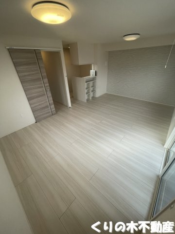 【居間・リビング】 | エトワールしゅりⅤ | こちらの居間で趣味の時間をお楽しみください