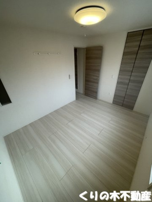【寝室】 | エトワールしゅりⅤ | 落ち着いて過ごせるお部屋なので、寝室にいかがでしょうか