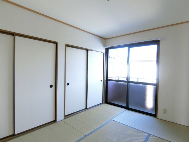 アグレーブルYの和室|イメージ203号室の写真（反転あり）