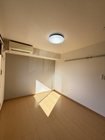 アグレーブルYの洋室