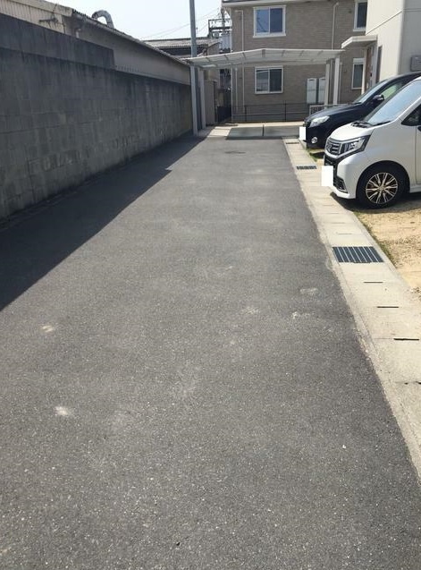 茶屋町築浅中古の前面道路含む現地写真