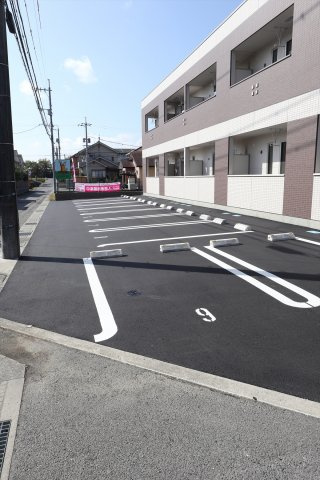 ヴィラ　フィオーレの駐車場