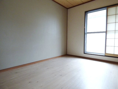 【内装】 | ホワイトハウスＡ | ２部屋とも掃出し窓があり、採光◎