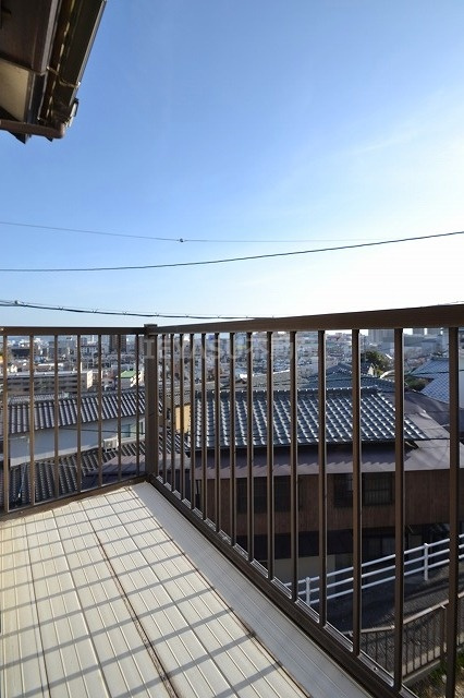 広島市西区草津梅が台の一戸建てのバルコニー|陽当たり良好なバルコニーです