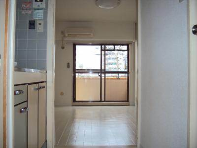 シティハイツ三条の内装|廊下