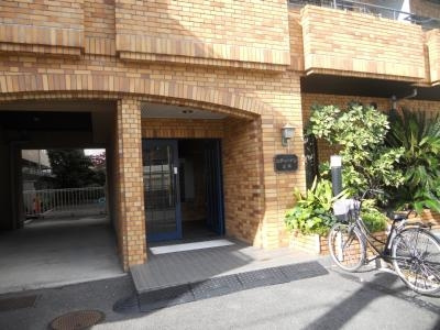 シティハイツ三条のエントランス